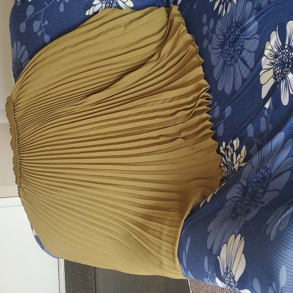 Dress - Picture 9 of 16
